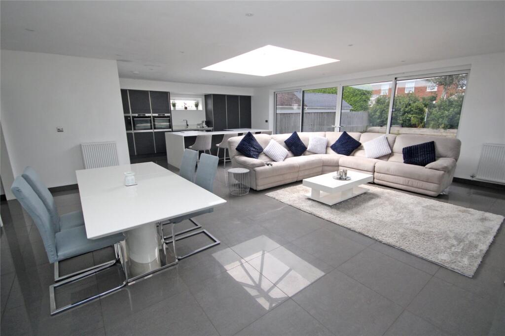 Additional image 3 of Seacroft Avenue, Barton on Sea, New Milton, Hampshire, BH25