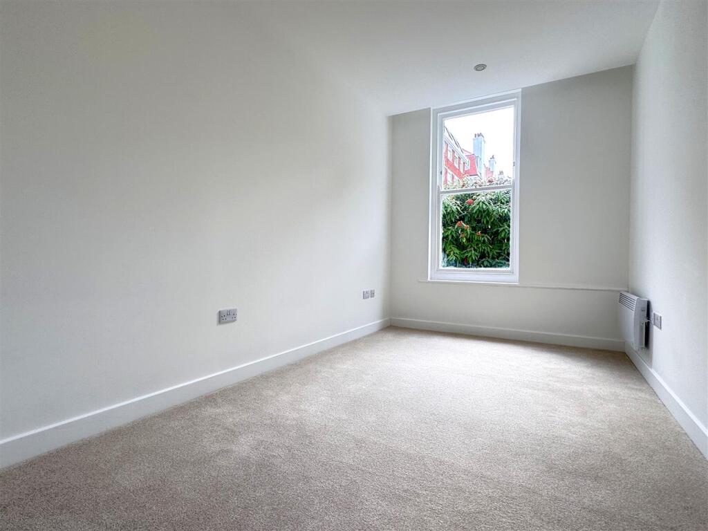 Additional image 9 of Hartington Place, Eastbourne BN21 3BG