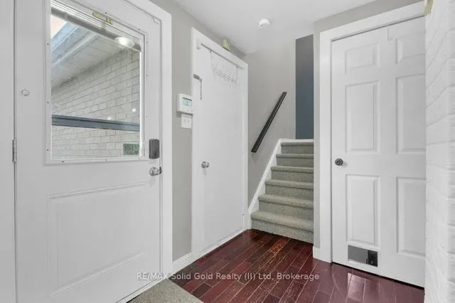 Additional image 3 of 18 Camrose Crt