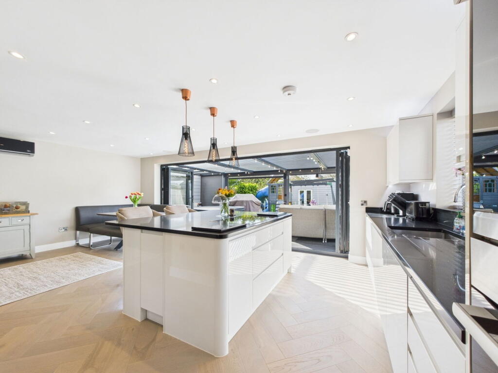 Additional image 4 of Cuckfield Crescent, Salvington, Worthing BN13 2EB