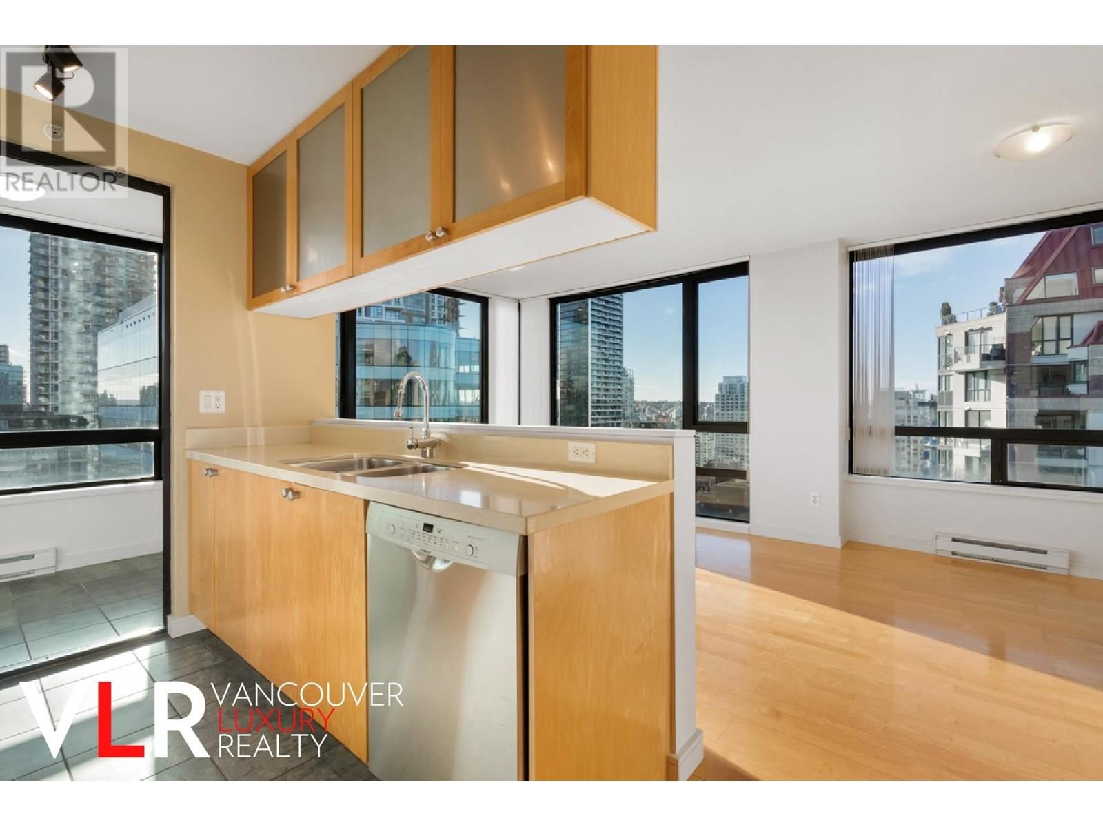 1604 1003 BURNABY STREET|Vancouver, British Columbia V6E4R7