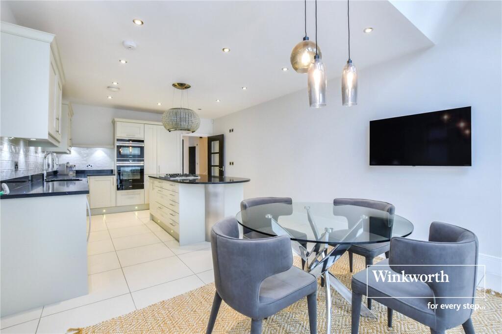 Additional image 26 of Dormy Crescent, Ferndown, Dorset, BH22