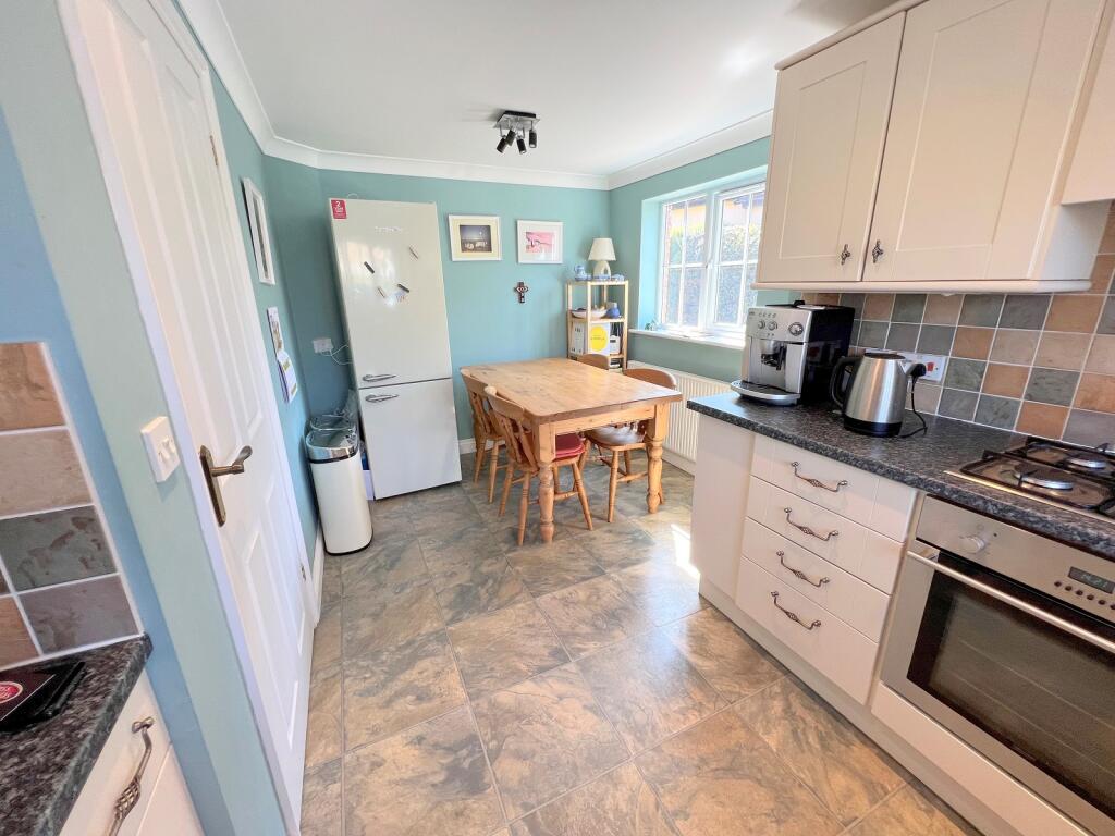 Additional image 5 of Yew Lane, New Milton, Hampshire. BH25 5BA
