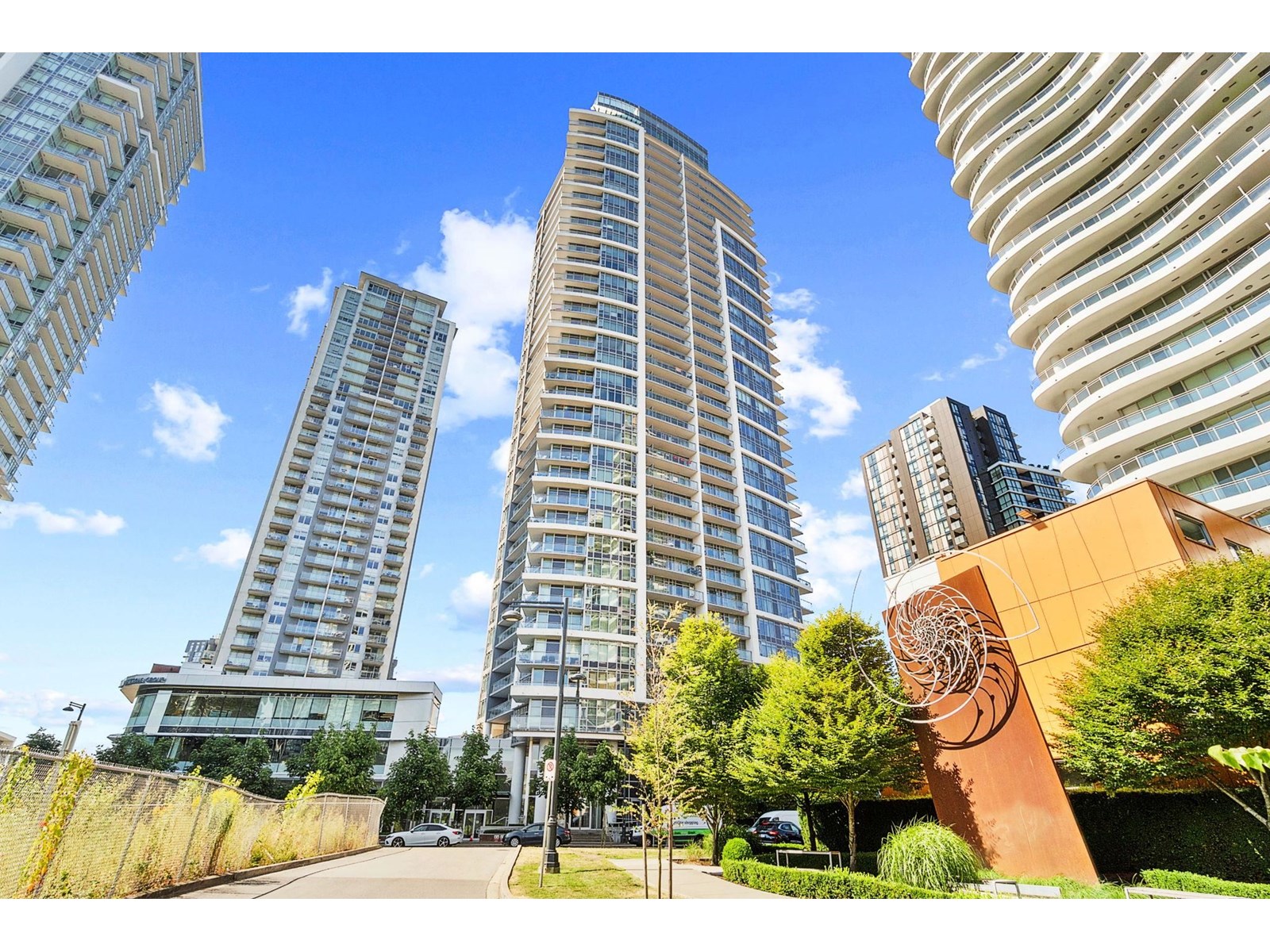 1010 13308 CENTRAL AVENUE|Surrey, British Columbia V3T0M4