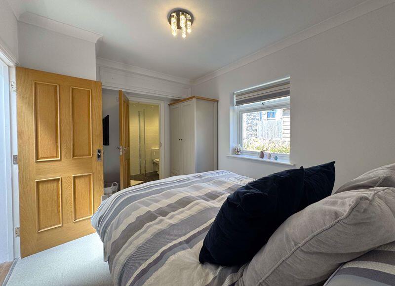 Additional image 13 of Superb Newly Renovated Ground Floor Garden Flat With Direct Sea Views