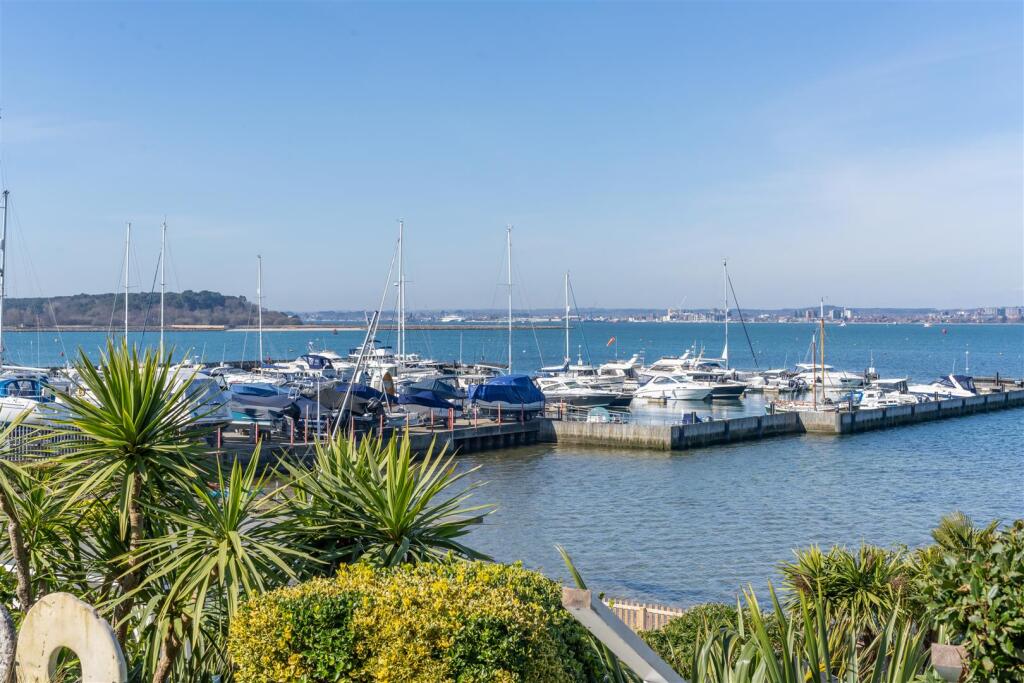 Additional image 18 of The Horseshoe, Sandbanks