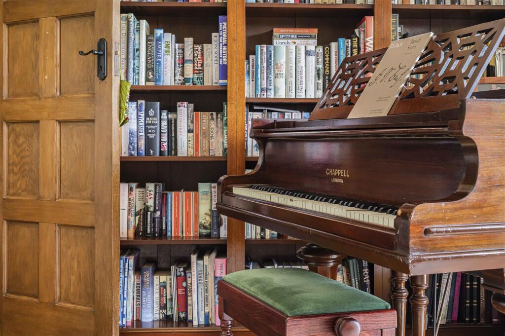 Additional image 24 of Warren Lane, Friston,