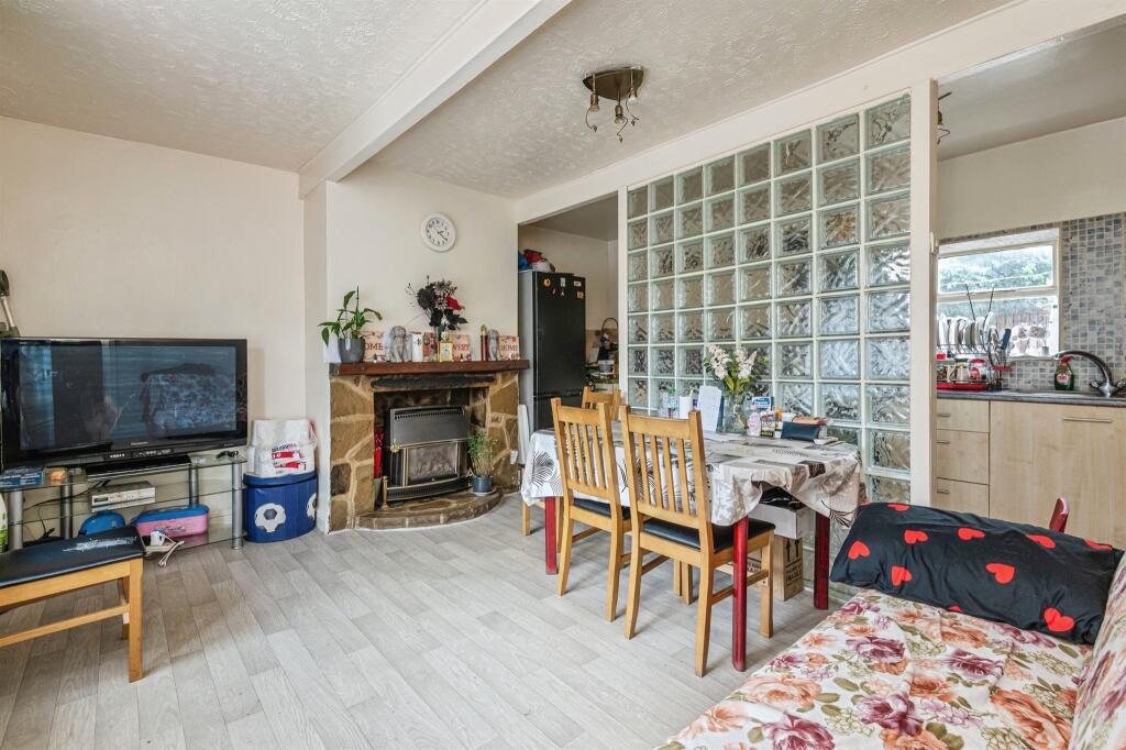 Additional image 13 of Parratt Row, Bradford