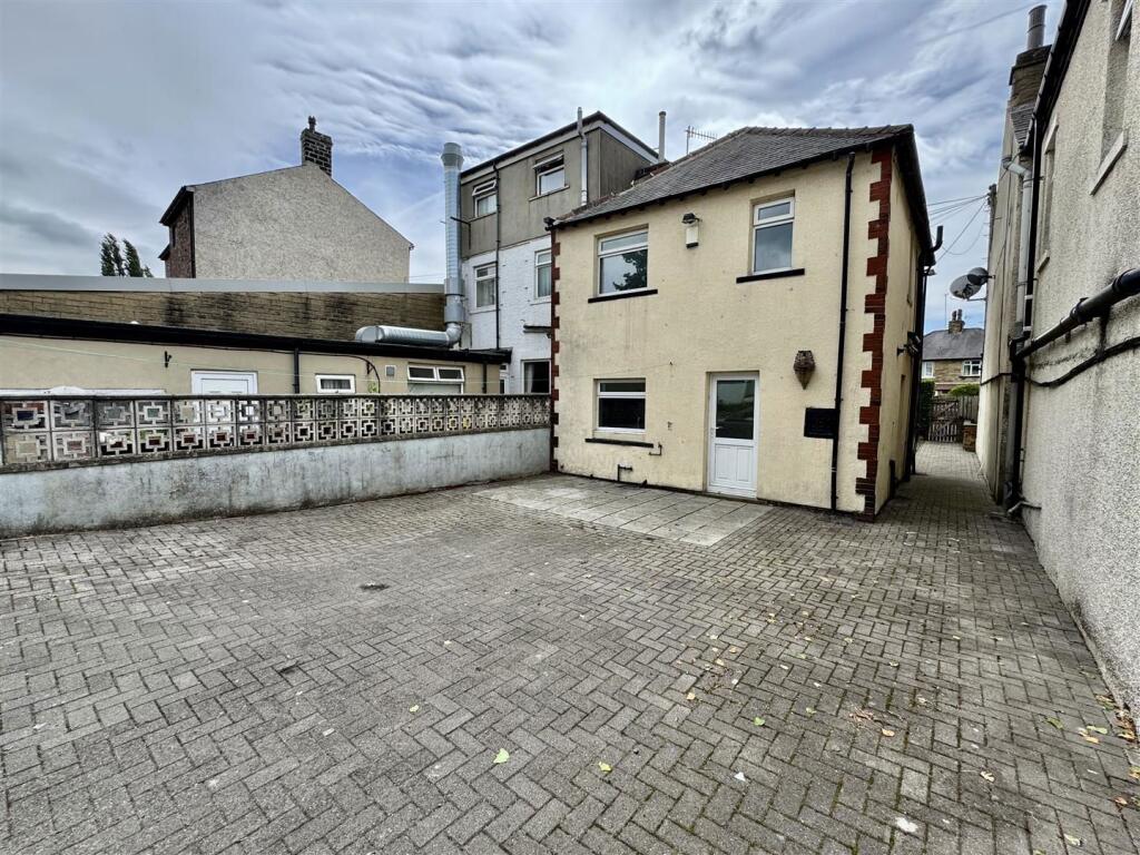 Additional image 13 of Bradford Road, Riddlesden, Keighley, West Yorkshire, BD21 4EZ