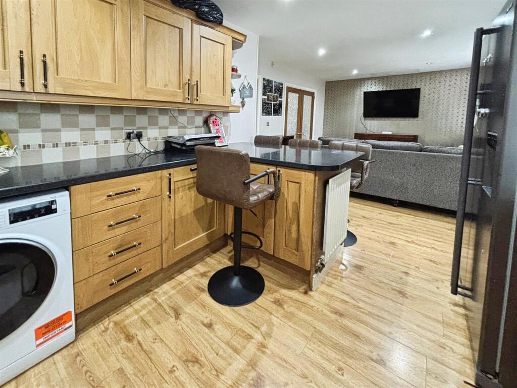 Additional image 6 of Raeburn Drive, Bradford, BD6 2LL