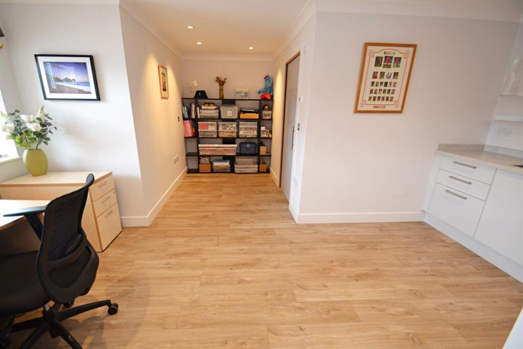 Additional image 20 of Broadstone