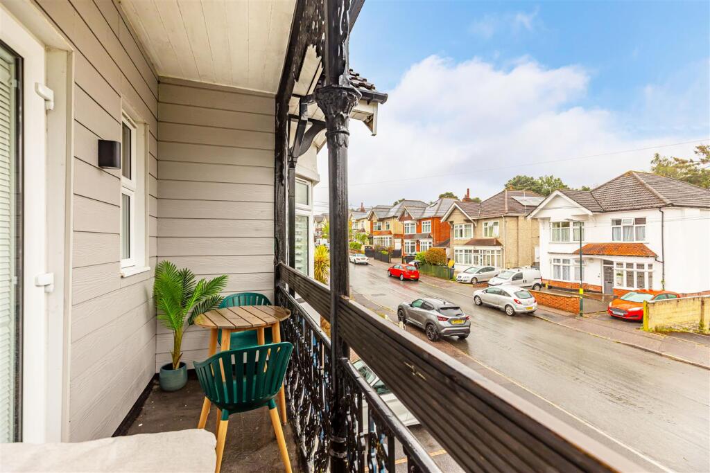 Additional image 10 of Stunning 1st Floor Apartment in Richmond Park Avenue