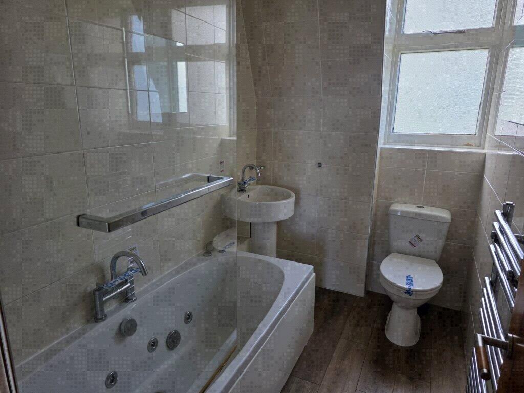 Additional image 11 of Flat 15, Royal Court, Queens Road, Aberdeen, AB15 4ZX