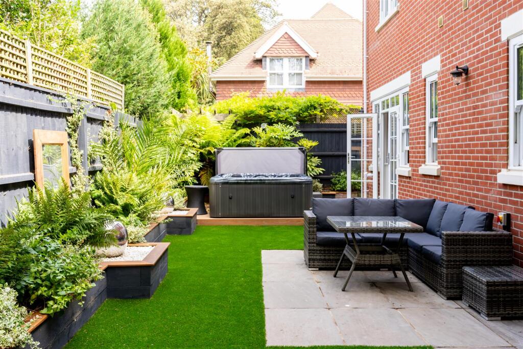 Additional image 4 of Pinewood Road, Branksome Park