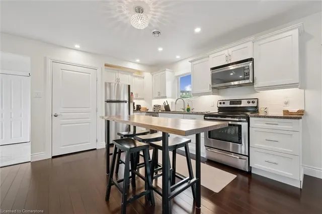 Additional image 26 of 882-888 Fairway Rd