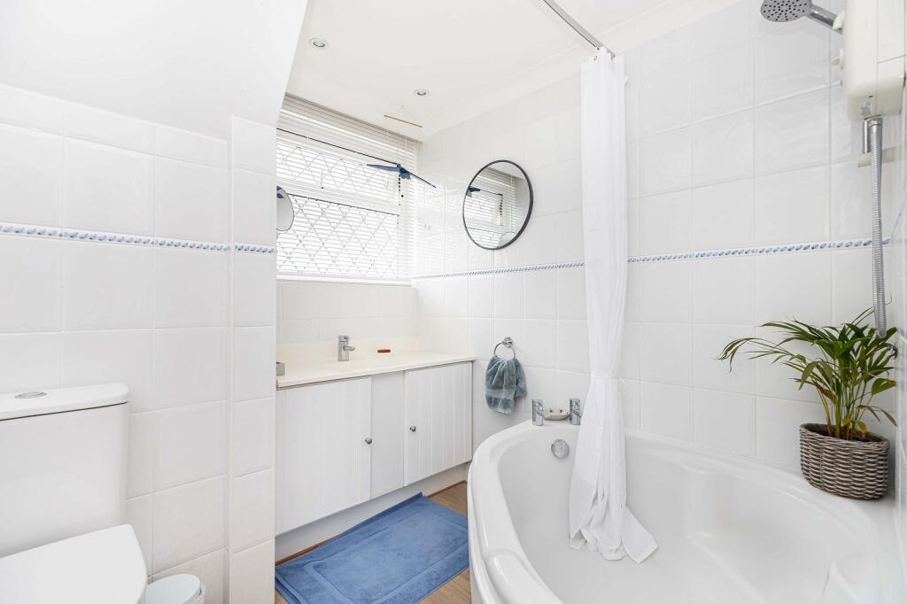 Additional image 19 of Barton Wood Road, Barton On Sea, New Milton, Hampshire. BH25 7NN