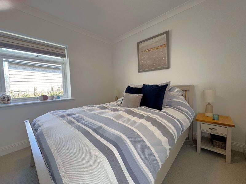 Additional image 11 of Superb Newly Renovated Ground Floor Garden Flat With Direct Sea Views