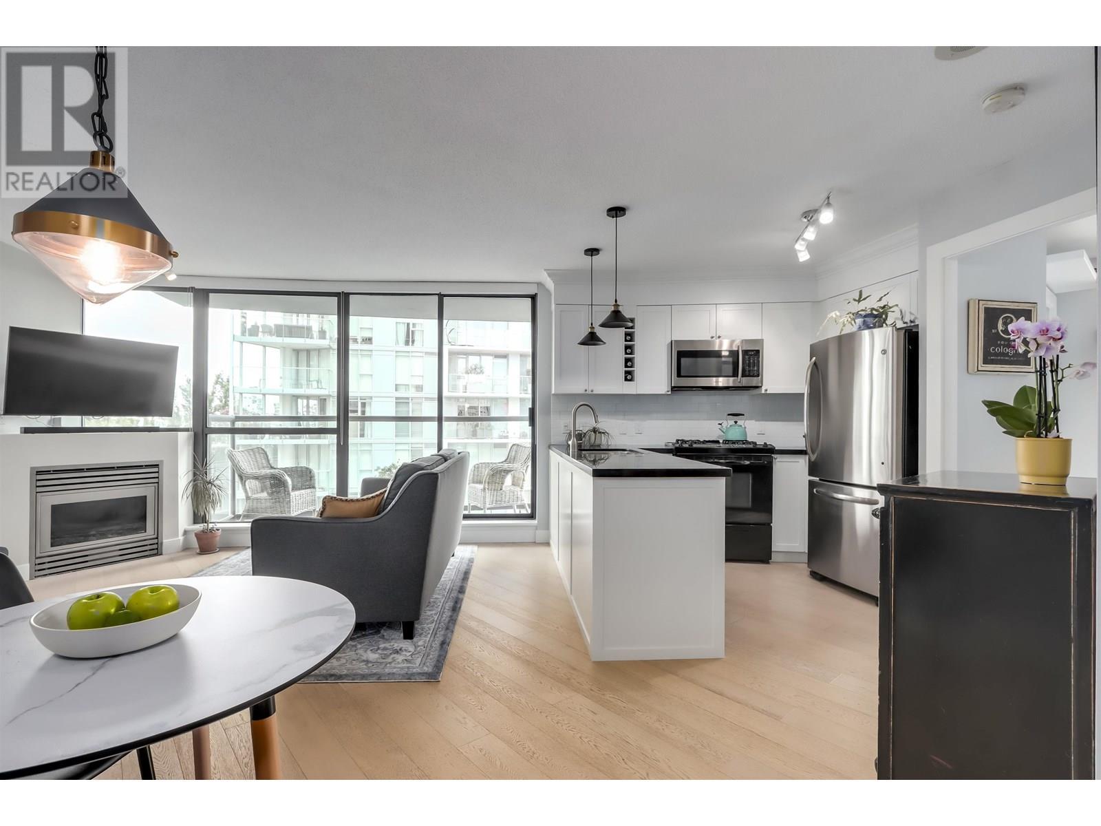 1102 501 PACIFIC STREET|Vancouver, British Columbia V6Z2X6