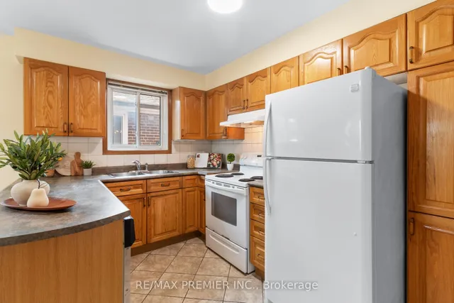 Additional image 16 of 28 Futura Dr