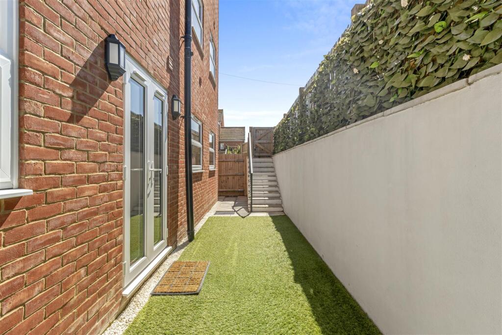 Additional image 34 of Royal Parade, Eastbourne