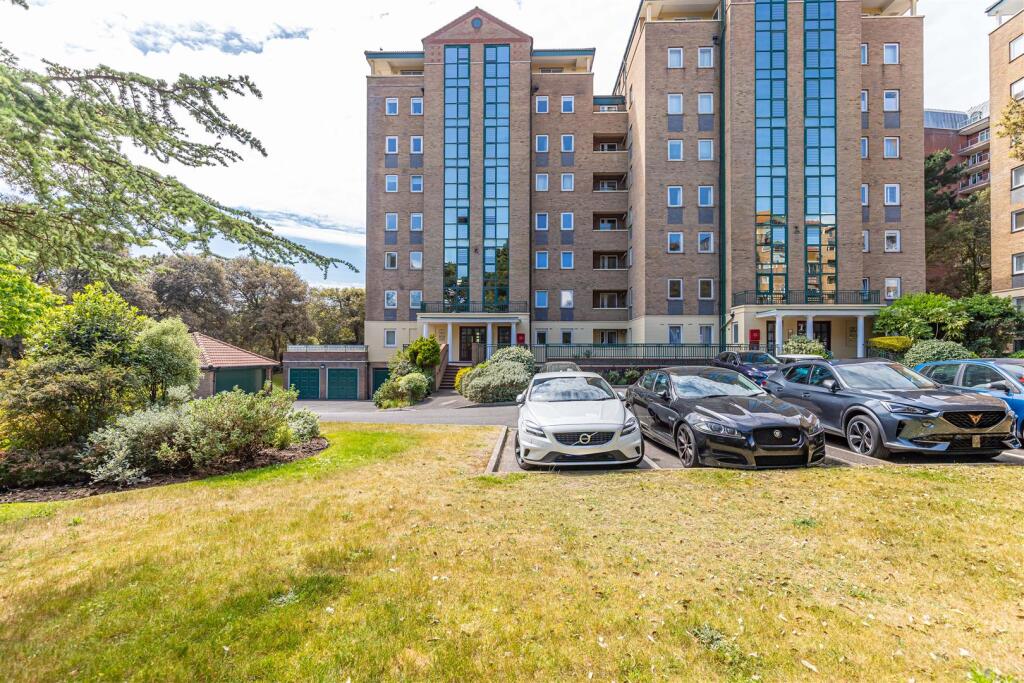 Additional image 27 of Immaculate, 2 bed in Block 'D', Keverstone Court,