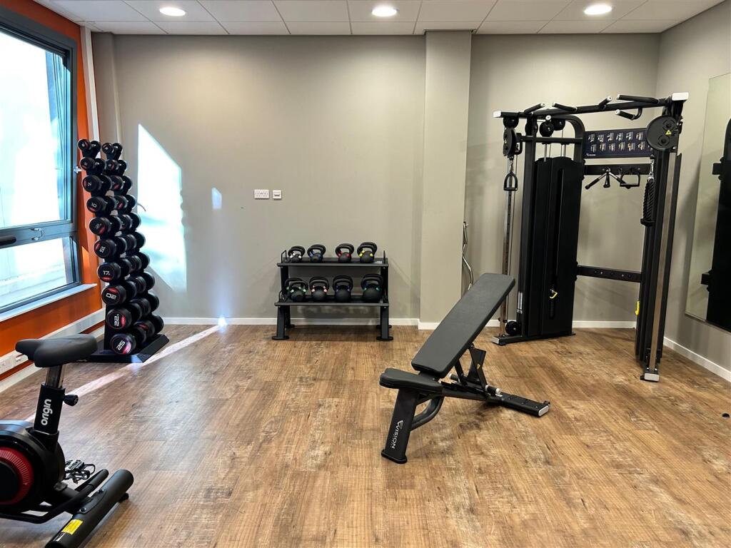 Additional image 20 of Aberdeen | Student | September | AB11