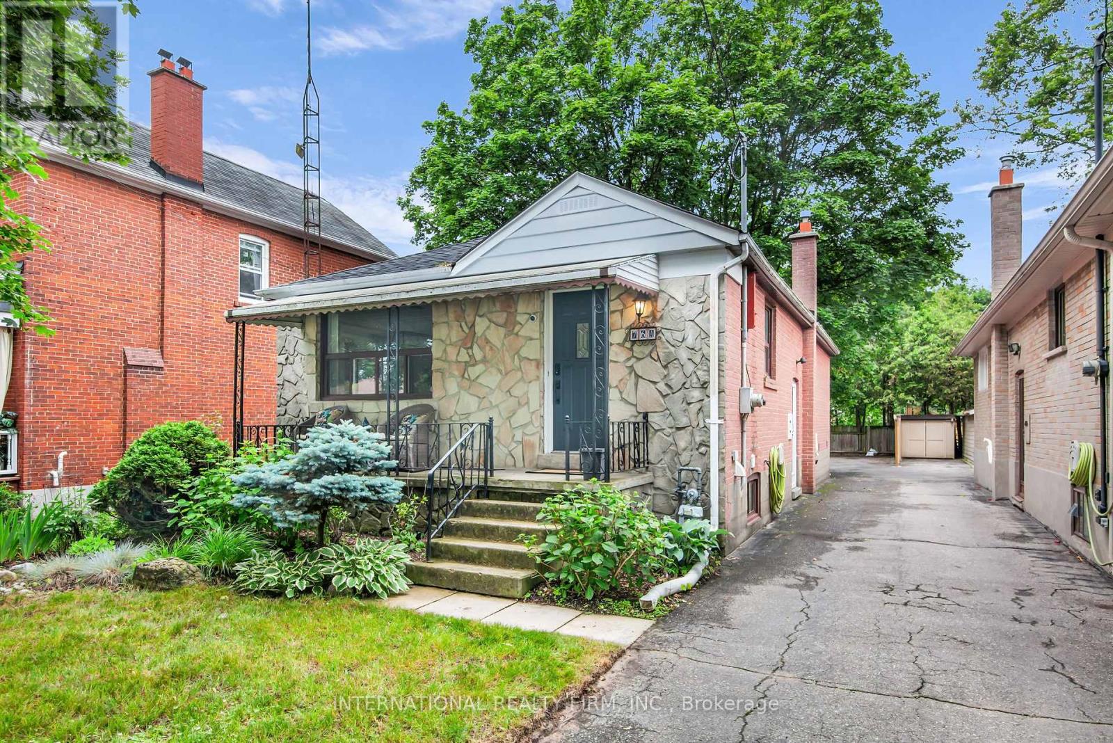 76A GORT AVENUE|Toronto (Alderwood), Ontario M8W3Z1