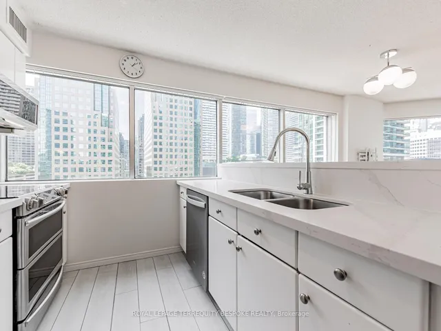 Additional image 8 of 10 Queens Quay Unit 811