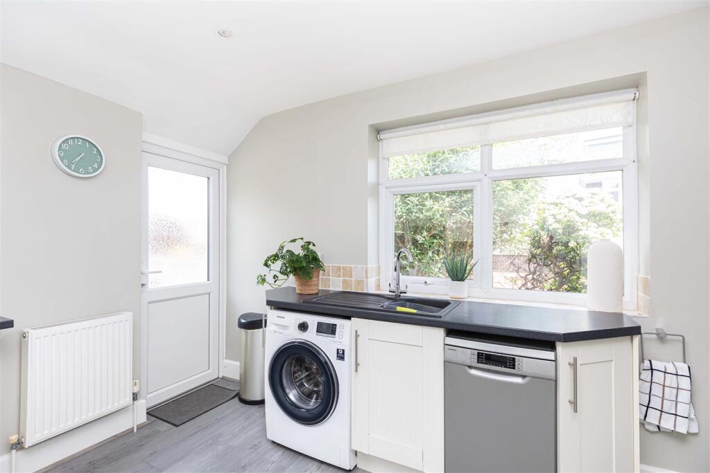 Additional image 7 of Spacious, Well presented, Level Access Bungalow in Elmsway