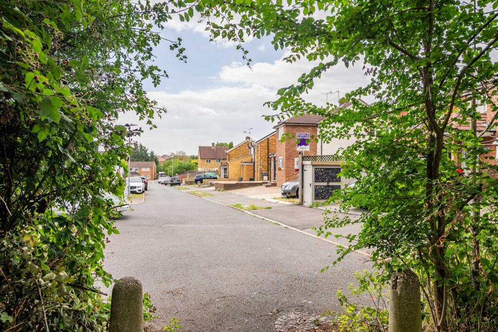 Additional image 21 of Broomleys, St. Albans, Hertfordshire, AL4