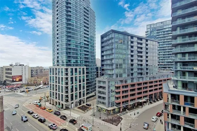 19 Bathurst St Unit 902