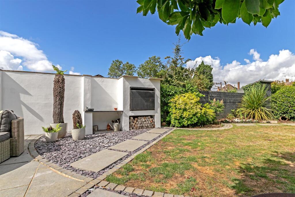 Additional image 25 of Stanley Avenue, St. Albans