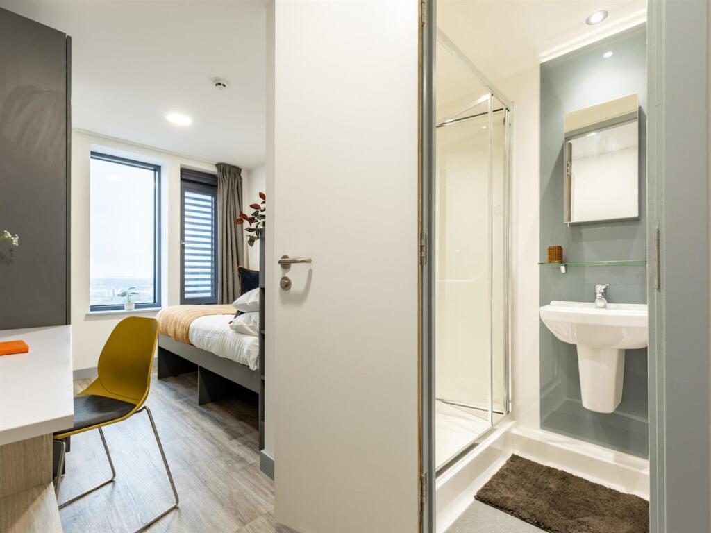 Additional image 18 of Birmingham | Student | September | B4