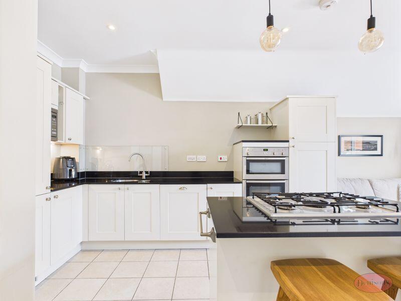 Additional image 32 of Town Centre