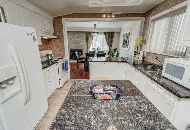 Additional image 15 of 222 Dunview Ave