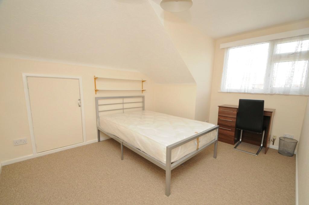 Additional image 11 of Student house on Heathfield Avenue - SEE VIDEO TOUR