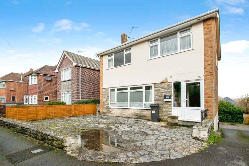 Wimborne Road, MUSCLIFF, Bournemouth, Dorset, BH10