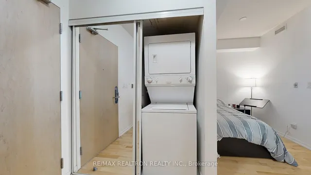 Additional image 32 of 55 Bremner Blvd Unit 1202
