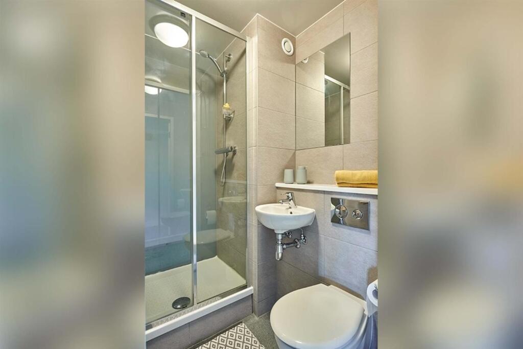 Additional image 6 of Birmingham | Student | September | B29