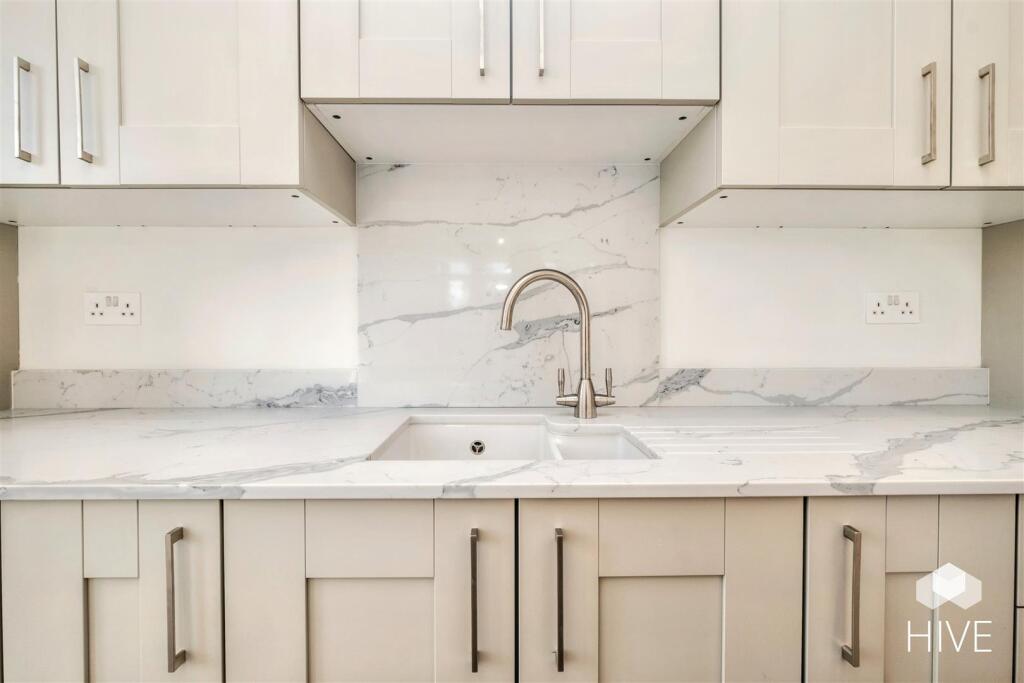 Additional image 8 of Woolsbridge Road, Ashley Heath, Ringwood