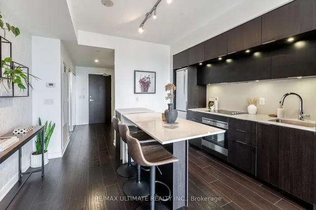 Additional image 10 of 170 sumach St Unit 1404