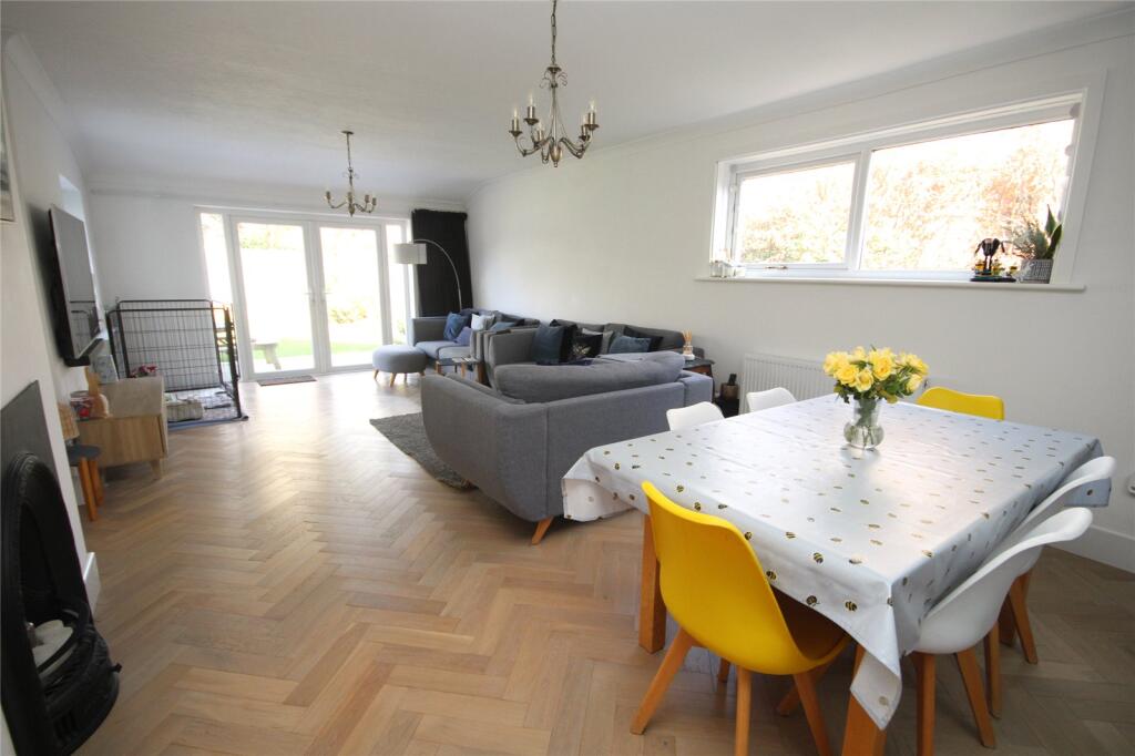 Additional image 5 of Barton Court Avenue, Barton on Sea, New Milton, Hampshire, BH25