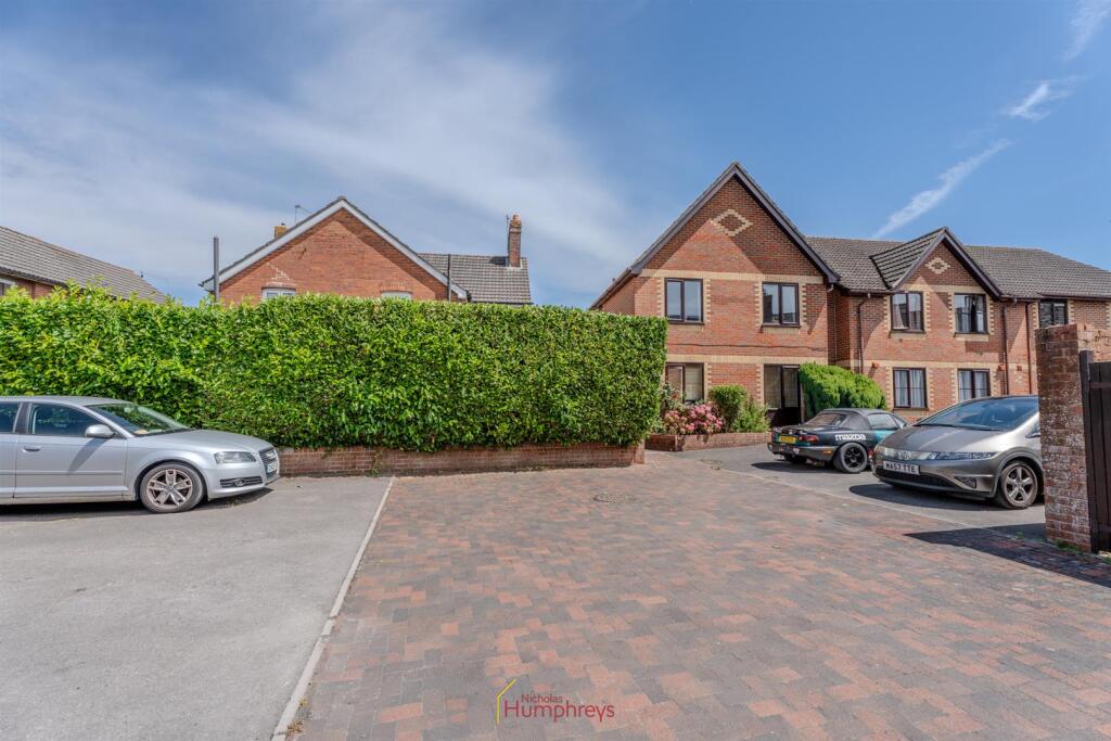 Additional image 2 of Crescent Road, Wimborne