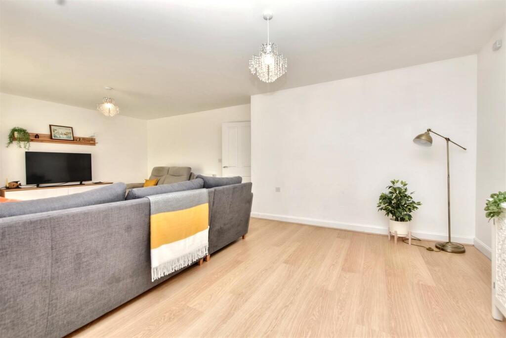 Additional image 4 of Pendine Gardens