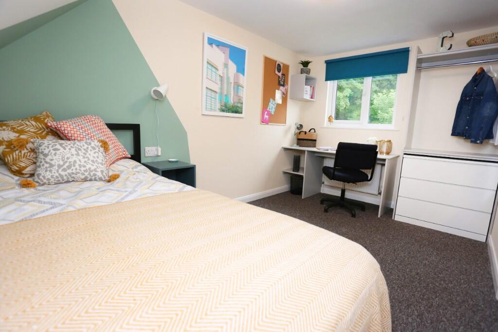 Additional image 6 of Walton Bank, BN1