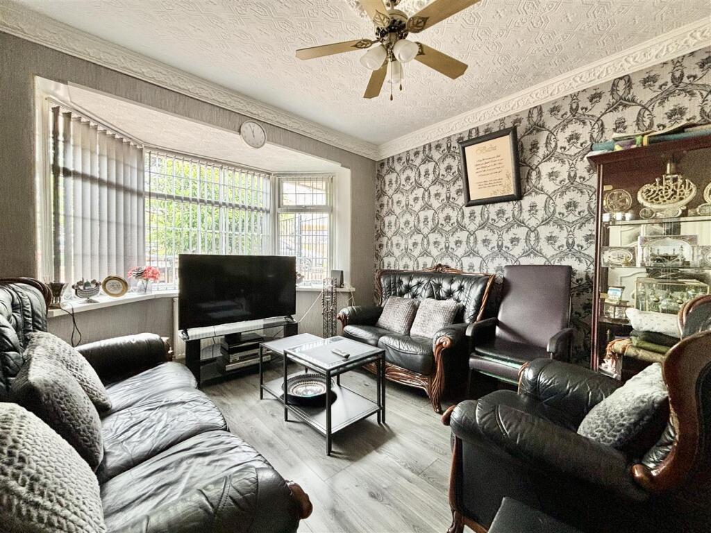 Additional image 2 of Como Drive, Bradford 8