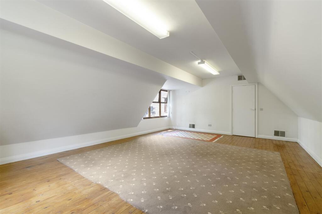 Additional image 20 of Endwood Drive, Little Aston Park