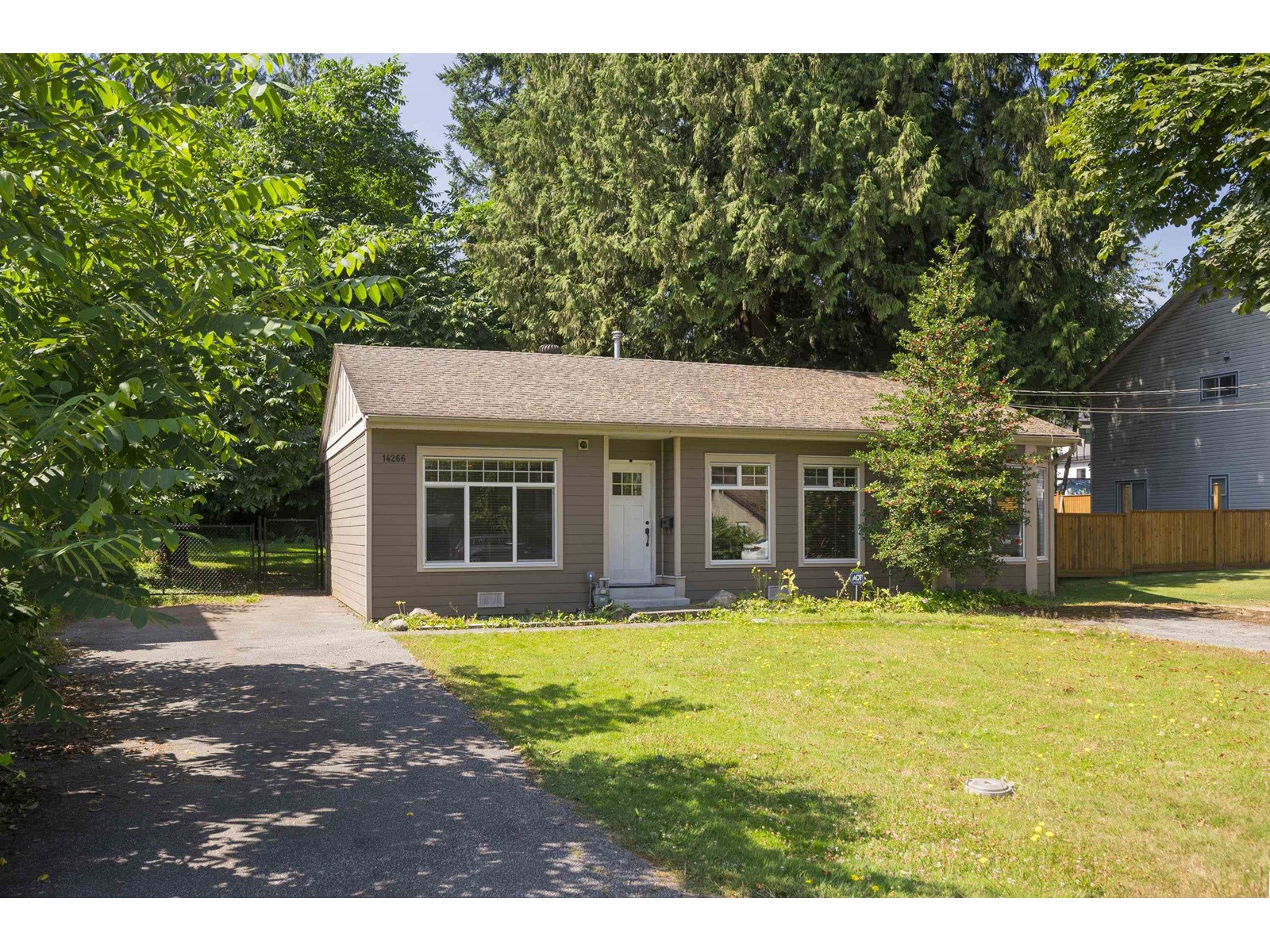 14266 MELROSE DRIVE|Surrey, British Columbia V3R5R4