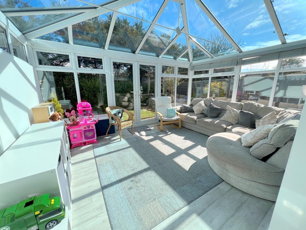 Additional image 4 of White Knights, Barton On Sea, New Milton, Hampshire. BH25 7HA