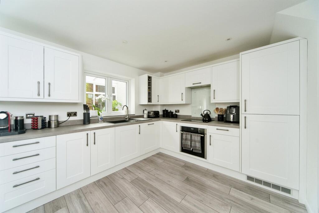 Additional image 18 of Hodcombe Close, Eastbourne